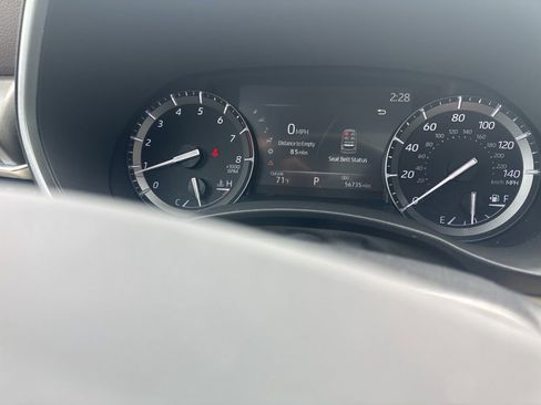 Used 2021 Toyota Highlander XLE image 1