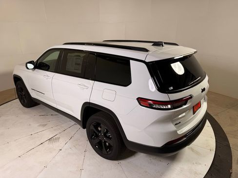 New 2025 Jeep Grand Cherokee L Limited w/ Luxury Tech Group II AWD/4WD image 5