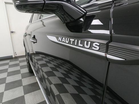 Used 2019 Lincoln Nautilus Reserve w/ Driver Assistance Package AWD/4WD image 8