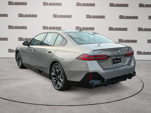 Used 2025 BMW 550e xDrive w/ Executive Package AWD/4WD image 3