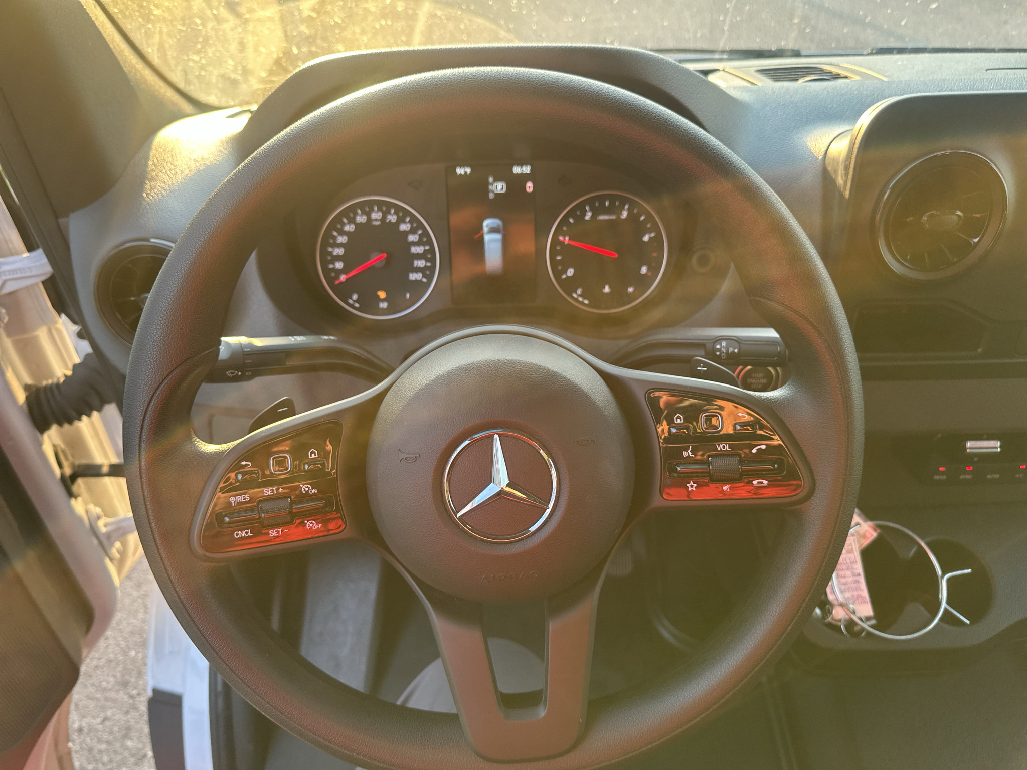 Used 2024 Mercedes-Benz Sprinter 2500 image 22