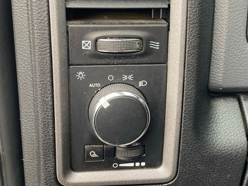 Used 2016 RAM 2500 Tradesman w/ Chrome Appearance Group image 23