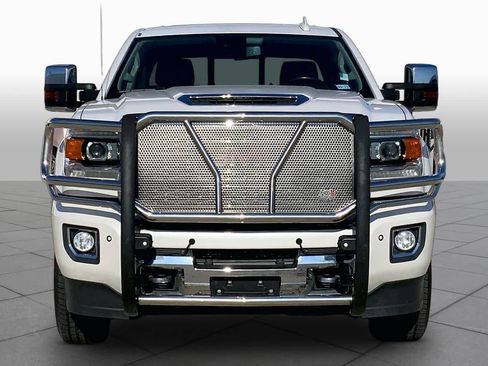 Used 2018 GMC Sierra 3500 Denali w/ Duramax Plus Package AWD/4WD image 4