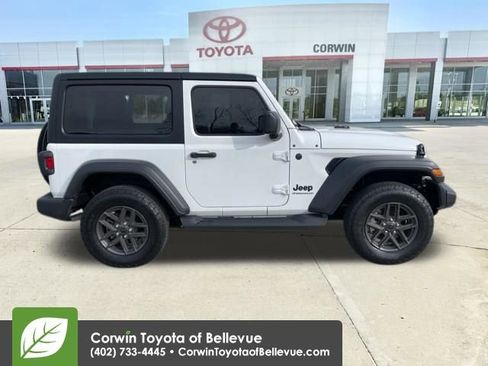 Used 2025 Jeep Wrangler Sport image 6