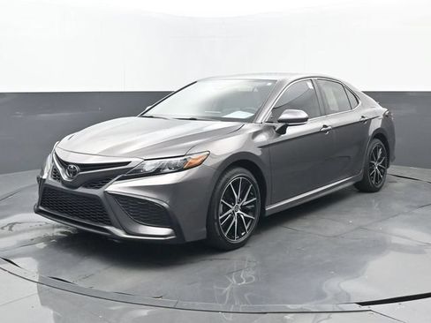 Used 2024 Toyota Camry SE w/ Convenience Package FWD image 24