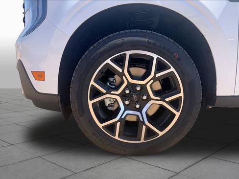 New 2026 Ford Maverick Lariat w/ 4K Tow Package AWD/4WD image 11