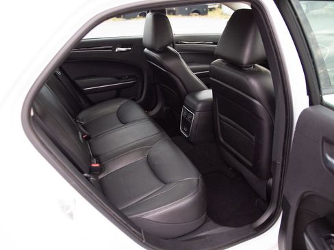 Used 2023 Chrysler 300 Touring L image 23