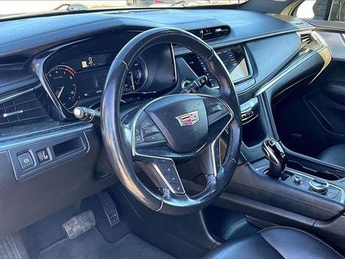 Used 2022 Cadillac XT5 Premium Luxury image 11