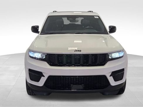 Certified 2022 Jeep Grand Cherokee Altitude AWD/4WD image 21