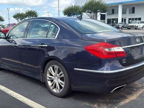 Used 2012 Hyundai Genesis 3.8 w/ Premium Pkg RWD image 5