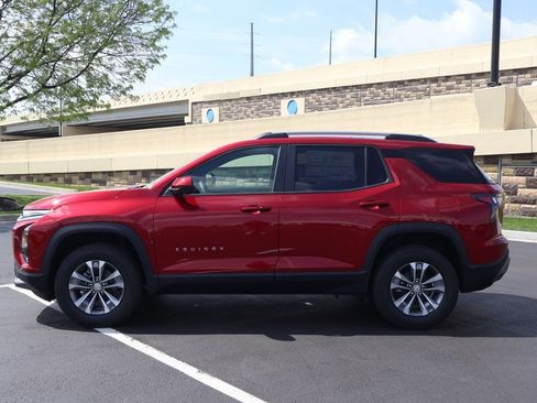 New 2026 Chevrolet Equinox LT w/ Convenience Package II FWD image 4