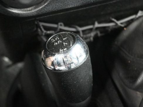 Used 2012 Jeep Wrangler Unlimited Sahara AWD/4WD image 21