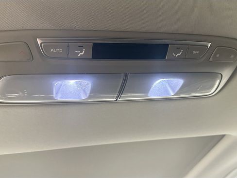 Used 2025 Kia Telluride S image 28