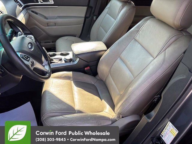 Used 2014 Ford Explorer XLT w/ Equipment Group 202A AWD/4WD image 24