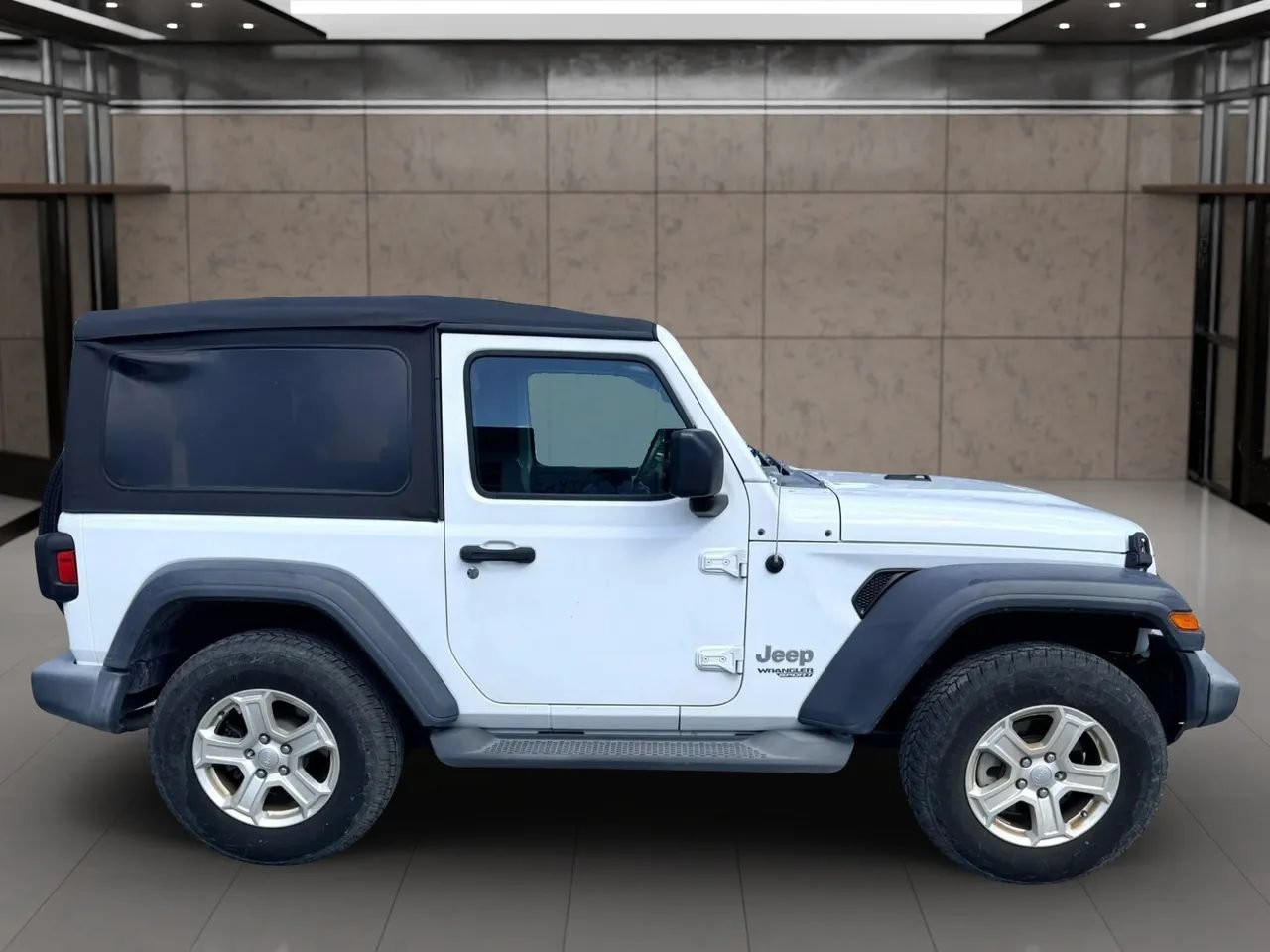 Used 2019 Jeep Wrangler Sport AWD/4WD image 2