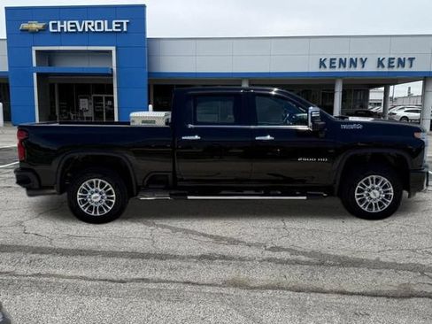 Used 2020 Chevrolet Silverado 2500 High Country w/ Z71 Off-Road Package AWD/4WD image 3