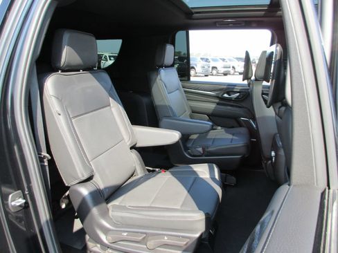 Used 2024 GMC Yukon XL Denali w/ Denali Reserve Package AWD/4WD image 29