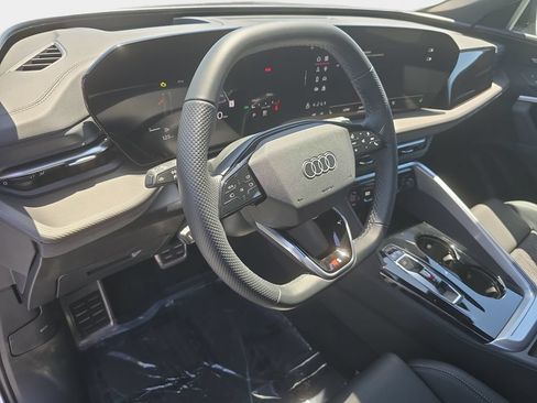 Used 2025 Audi SQ5 Premium Plus AWD/4WD image 23