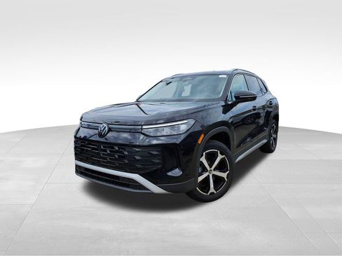 New 2026 Volkswagen Tiguan SE AWD/4WD image 3