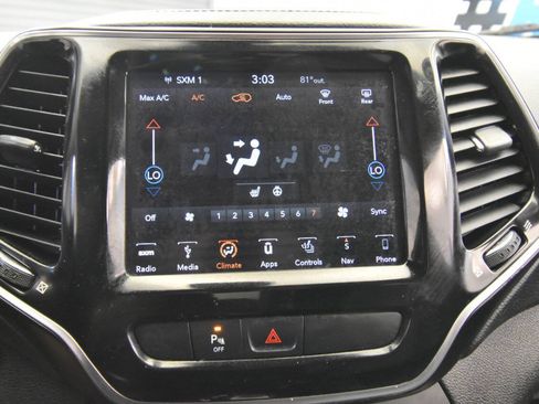 Used 2019 Jeep Cherokee Limited AWD/4WD image 24