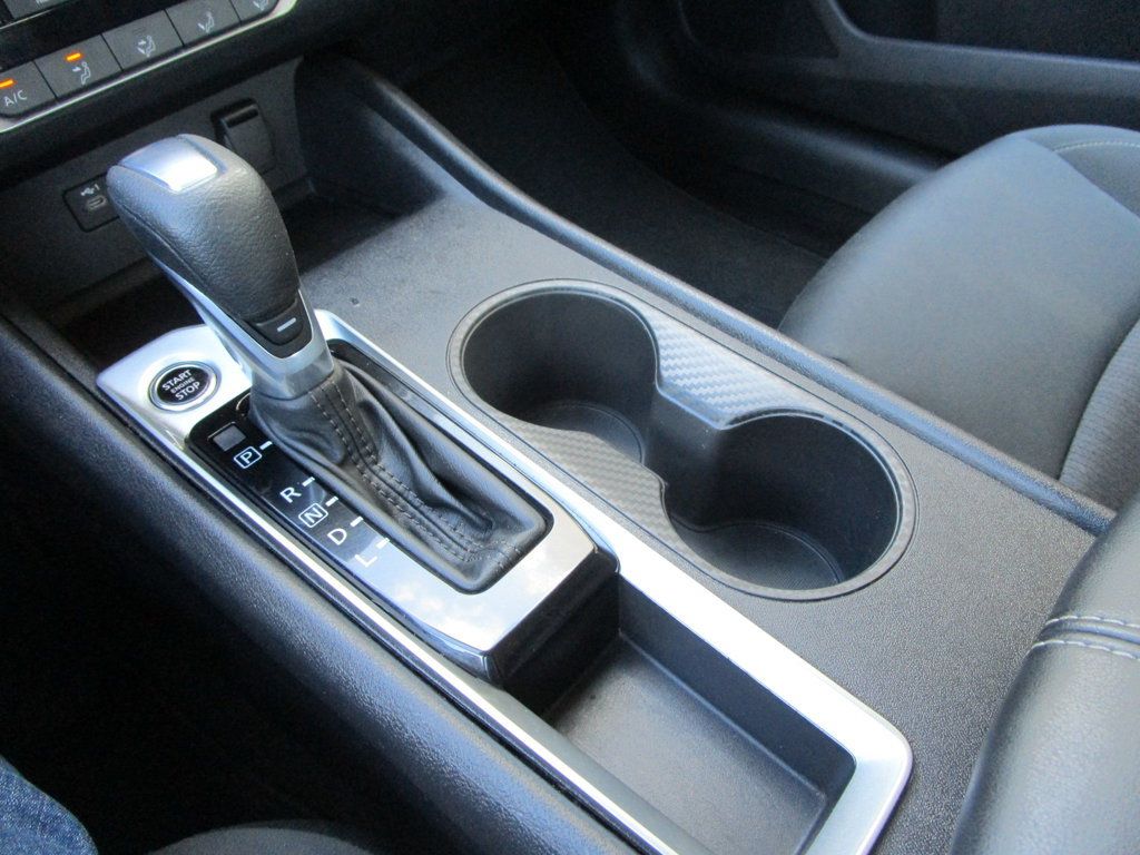 Used 2025 Nissan Altima 2.5 SV FWD image 35