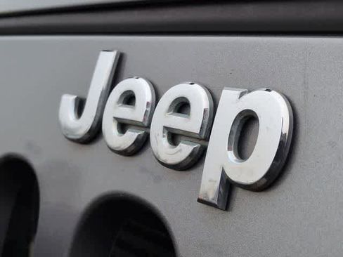 Used 2014 Jeep Wrangler Freedom Edition image 12