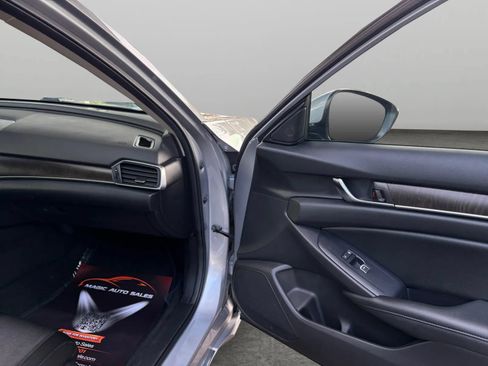 Used 2019 Honda Accord EX image 19