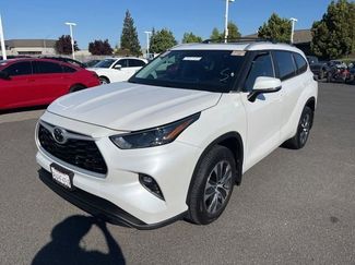 Used 2023 Toyota Highlander XLE video 1