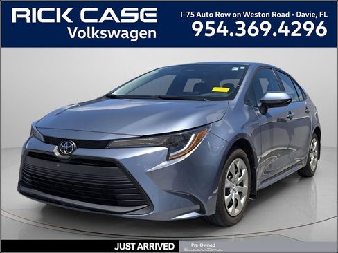 Used 2025 Toyota Corolla LE image 1