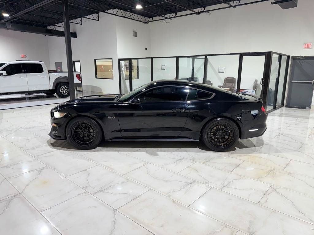 Used 2017 Ford Mustang GT RWD image 7