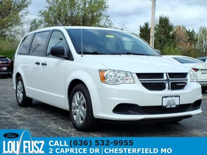 Used 2019 Dodge Grand Caravan SE w/ UConnect Hands-Free Group