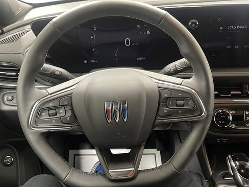 Used 2025 Buick Envista Preferred w/ Convenience I Package FWD image 4