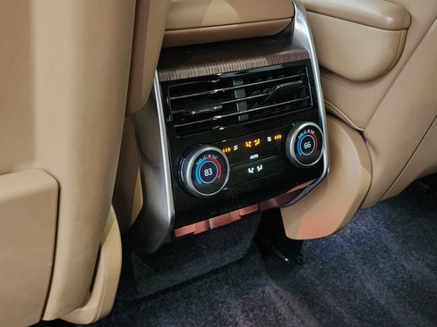 Certified 2023 Land Rover Range Rover Long Wheelbase SE image 33