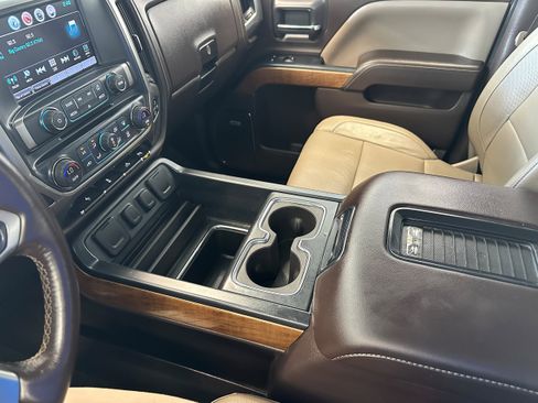 Used 2017 Chevrolet Silverado 1500 LTZ w/ Sport Package image 18