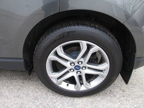 Used 2017 Ford Edge Titanium w/ Equipment Group 301A image 11