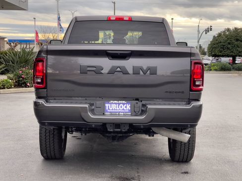 New 2026 RAM 2500 Big Horn AWD/4WD image 8
