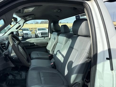 Used 2015 Ford F550 2WD Regular Cab Super Duty image 14