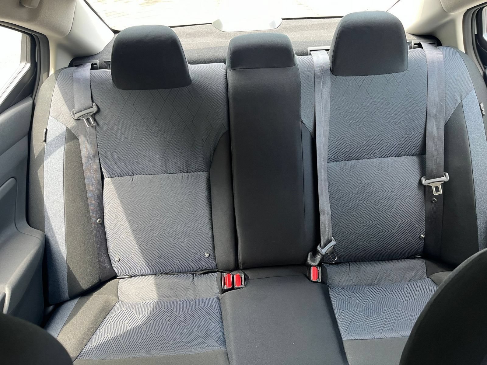 Used 2025 Nissan Versa SV FWD image 39