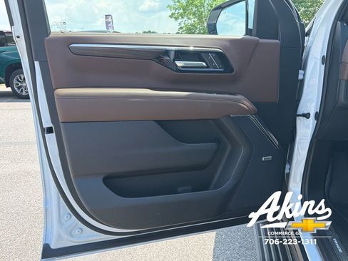 New 2026 Chevrolet Tahoe High Country w/ LPO, Illumination Package RWD image 17