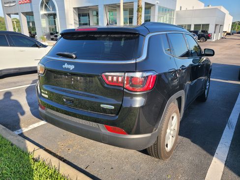Used 2023 Jeep Compass Latitude AWD/4WD image 4