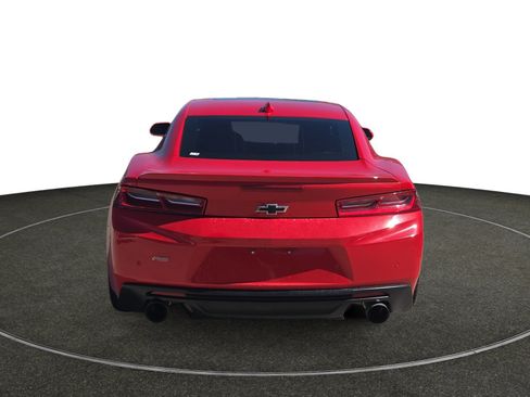 Used 2018 Chevrolet Camaro LT RWD image 5