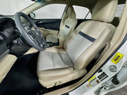 Used 2012 Toyota Camry LE FWD image 24