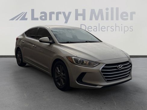 Used 2017 Hyundai Elantra SE image 7