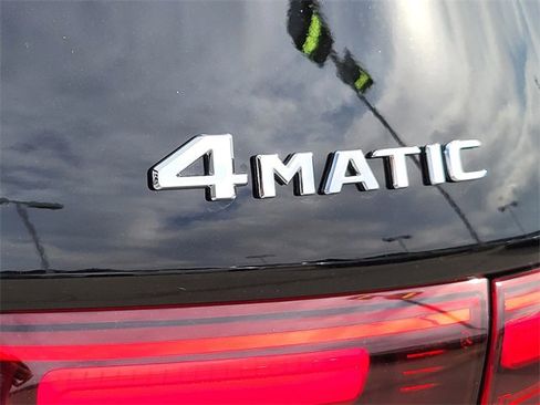 New 2025 Mercedes-Benz GLB 250 4MATIC image 3