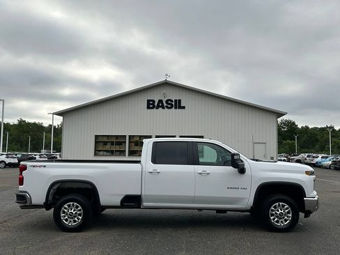 Used 2026 Chevrolet Silverado 2500 LT AWD/4WD image 14