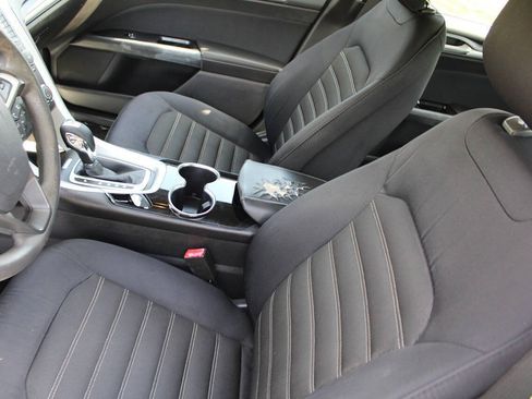 Used 2015 Ford Fusion SE FWD image 17