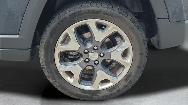 Used 2018 Jeep Compass Limited w/ Navigation Group AWD/4WD image 19