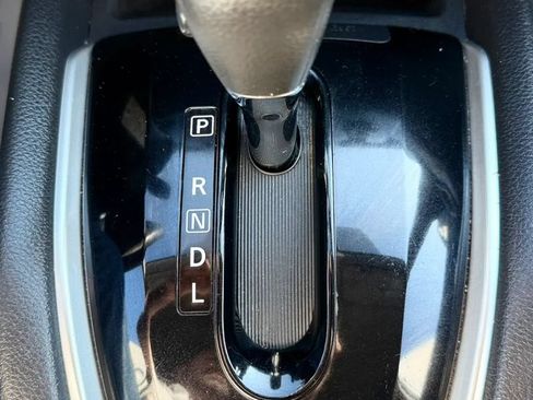 Used 2015 Nissan Rogue S AWD/4WD image 17
