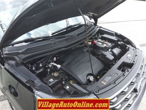 Used 2017 Ford Explorer XLT w/ XLT Technology Feature Bundle AWD/4WD image 43