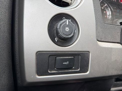 Used 2014 Ford F150 FX4 w/ Equipment Group 402A Luxury AWD/4WD image 17